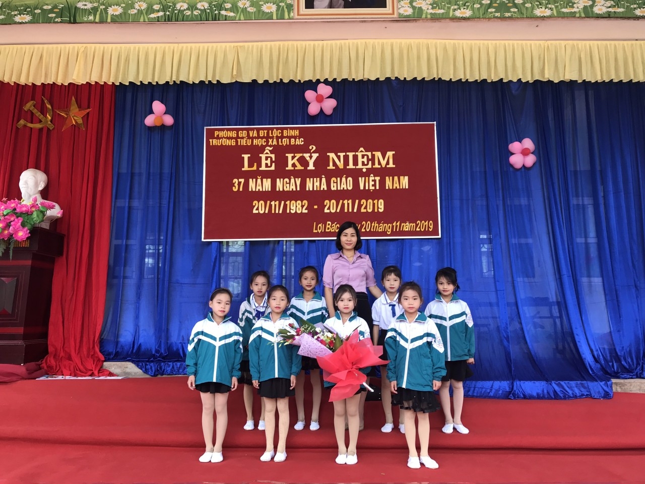 “Tình yêu nghề khiến tôi bền bỉ bám bản, bám trường”