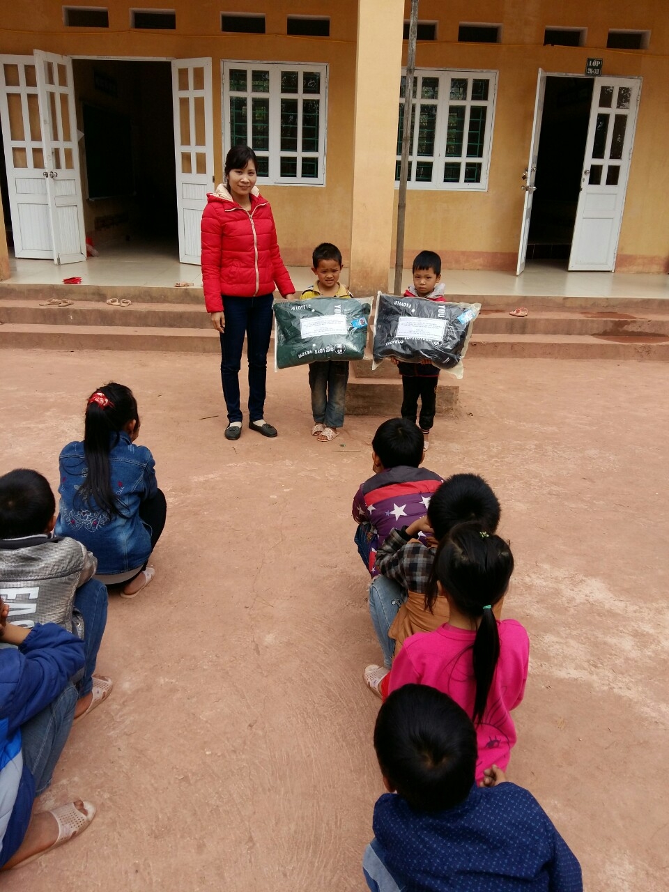 “Tình yêu nghề khiến tôi bền bỉ bám bản, bám trường” tinh yeu nghe khien toi ben bi bam ban bam truong