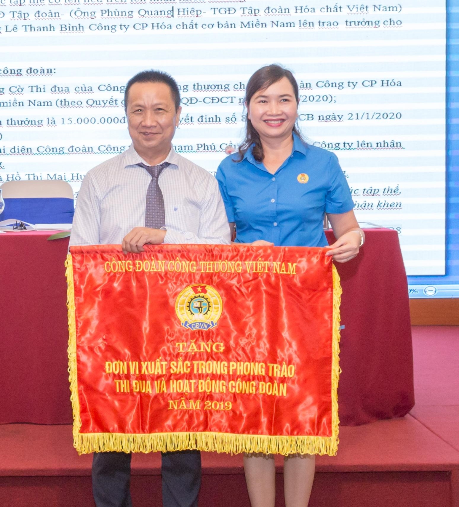 Ký kết nhiều điều khoản có lợi so với luật cho người lao động ky ket nhieu dieu khoan co loi so voi luat cho nguoi lao dong