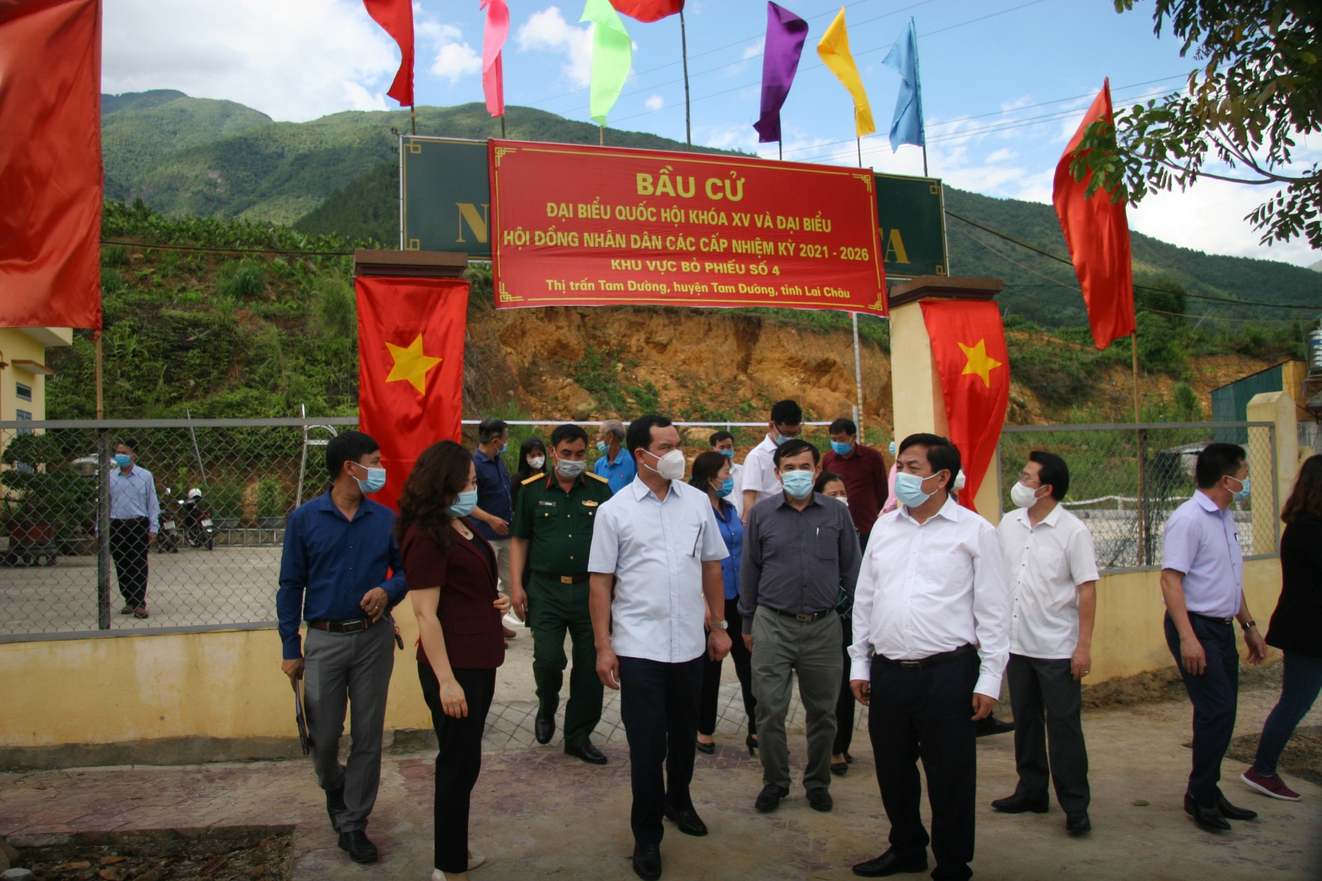 Chủ tịch Tổng LĐLĐ Việt Nam kiểm tra công tác chuẩn bị bầu cử tại Lai Châu Chủ tịch Tổng LĐLĐ Việt Nam kiểm tra công tác chuẩn bị bầu cử tại Lai Châu