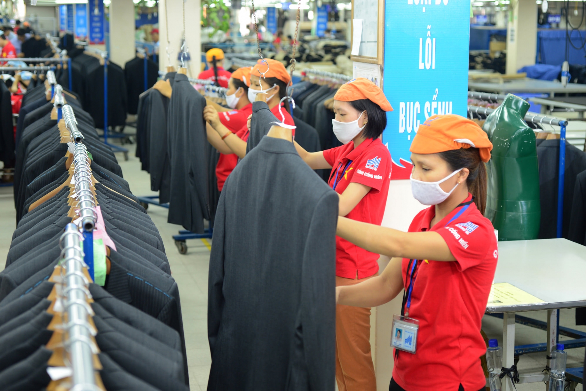 Đồng phục an toàn để người lao động an tâm cống hiến