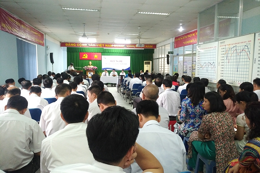 Công đoàn tích cực cùng người sử dụng lao động phòng chống dịch bệnh, khôi phục SXKD cong doan tich cuc cung nguoi su dung lao dong phong chong dich benh khoi phuc sxkd