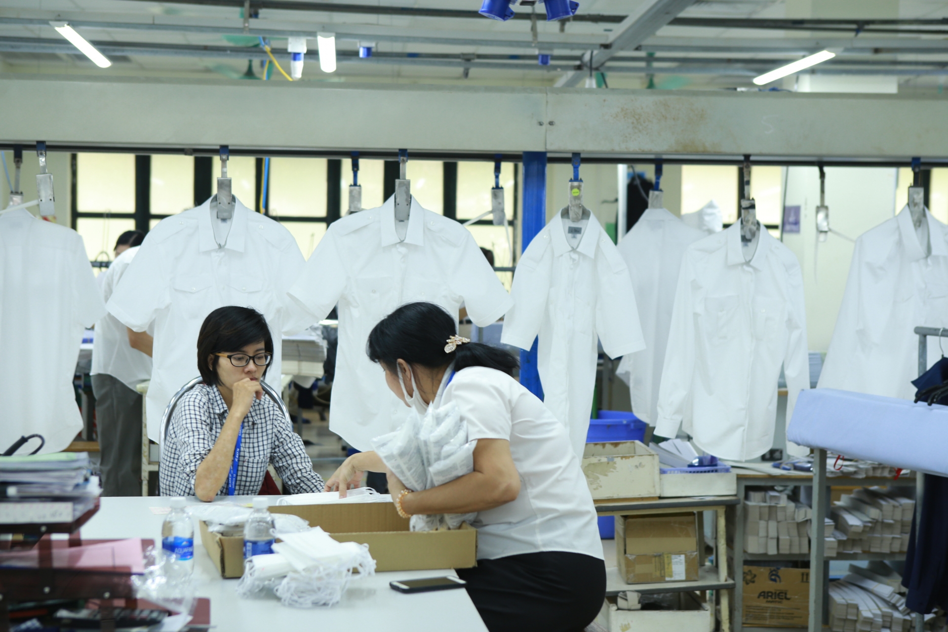 Doanh nghiệp dù còn một đồng doanh thu, lao động không được hỗ trợ từ gói 62.000 tỷ? doanh nghiep du con mot dong doanh thu lao dong khong duoc ho tro tu goi 62000 ty