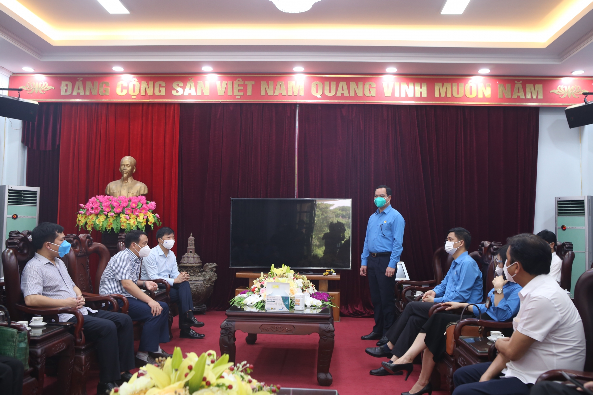 Chủ tịch Tổng LĐLĐ Việt Nam nắm bắt tình hình công nhân tỉnh Bắc Ninh và Bắc Giang