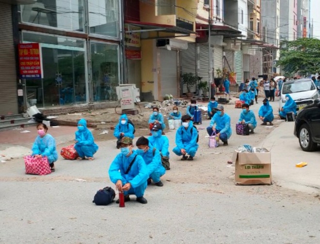 Di chuyển 7.000 công nhân thôn Núi Hiểu nhằm giảm áp lực phòng, chống dịch Di chuyển 7.000 công nhân thôn Núi Hiểu nhằm giảm áp lực phòng, chống dịch