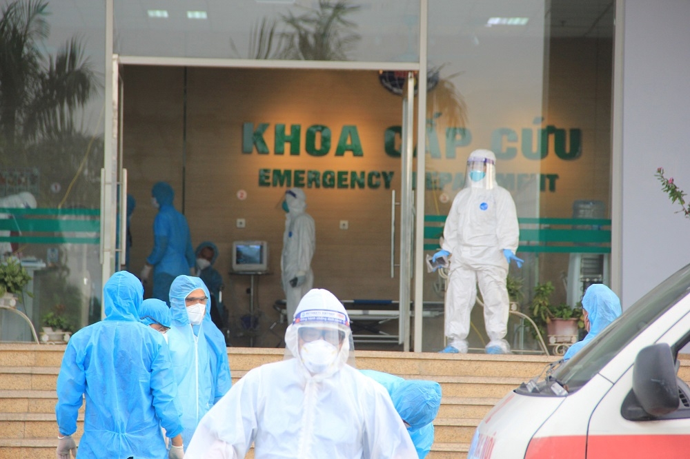 Chống dịch bằng... tinh thần Chống dịch bằng... tinh thần