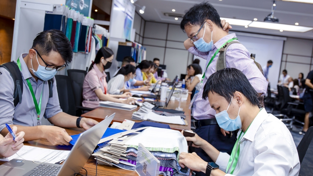 Vinatex mong muốn được tiêm vaccine Covid-19 cho toàn bộ người lao động Vinatex mong muốn được tiêm vaccine Covid-19 cho toàn bộ người lao động