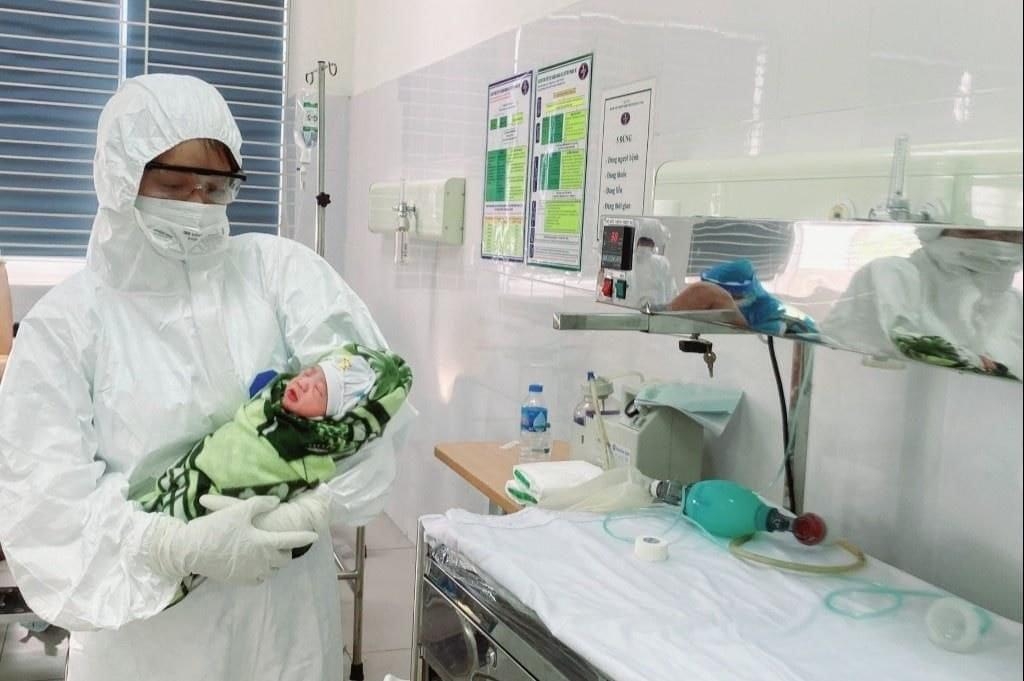 Y bác sĩ thời đại dịch Covid-19: Vừa mắc bệnh nền, vừa mắc Covid-19, vừa áp lực Y bác sĩ thời đại dịch Covid-19: Vừa mắc bệnh nền, vừa mắc Covid-19, vừa áp lực