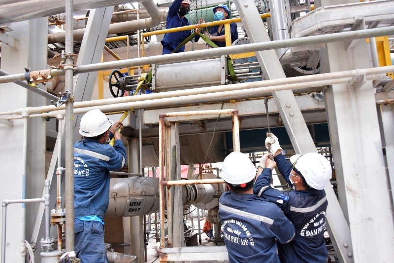 PVFCCo tiêm vaccine cho người lao động