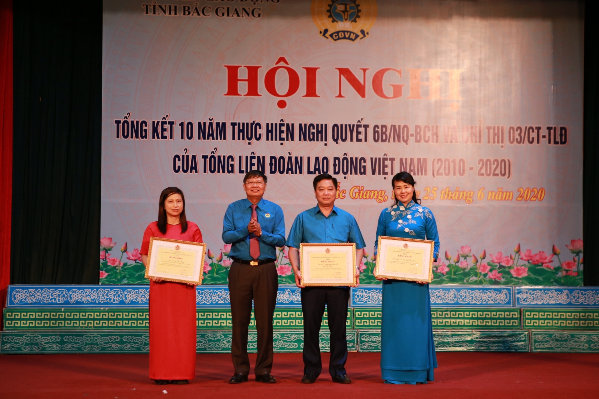 “Tắt điện” nhà xưởng để công nhân lao động nghe phổ biến pháp luật tat dien nha xuong de cong nhan lao dong nghe pho bien phap luat