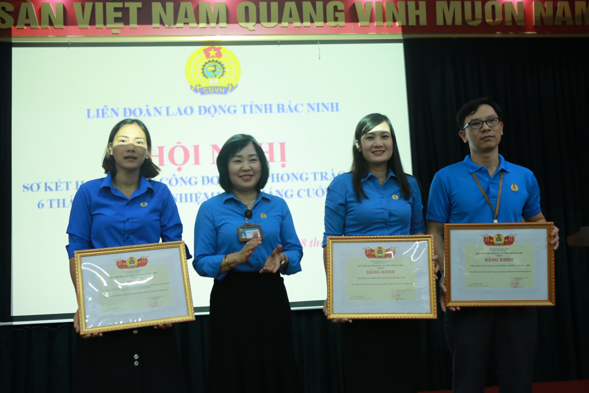 Hơn 8.000 công nhân ngừng việc do Covid-19 được công đoàn tìm việc làm mới hon 8000 cong nhan ngung viec do covid 19 duoc cong doan tim viec lam moi