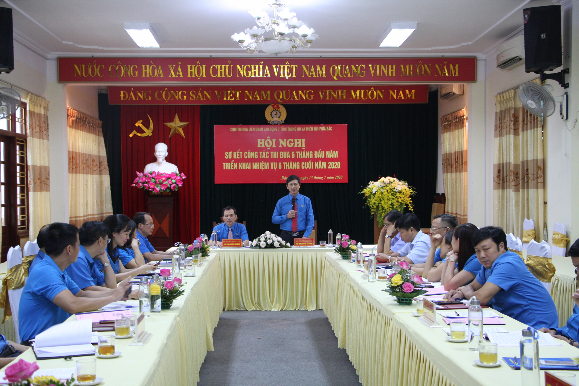 Lo cho công nhân lao động có mái nhà kiên cố lo cho cong nhan lao dong co mai nha kien co