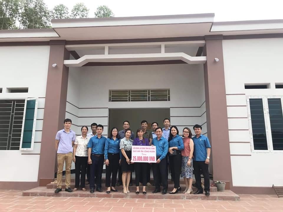 Lo cho công nhân lao động có mái nhà kiên cố lo cho cong nhan lao dong co mai nha kien co