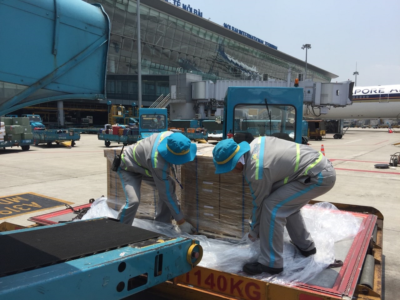 Tận tình giúp bệnh nhân 91 về nước an toàn tan tinh giup benh nhan 91 ve nuoc an toan