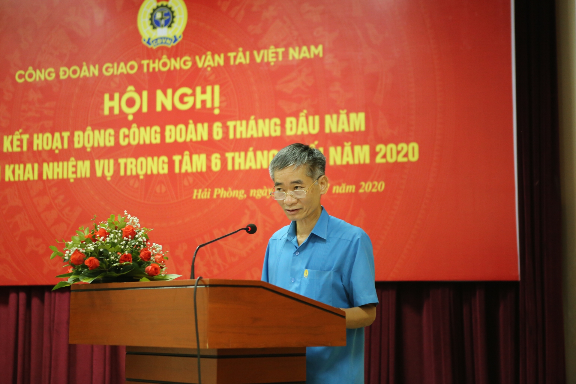 Trong khó khăn, công đoàn khẳng định vai trò cầu nối doanh nghiệp và người lao động trong kho khan cong doan khang dinh vai tro cau noi doanh nghiep va nguoi lao dong