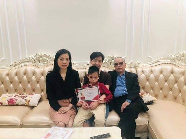 Mỗi chuyến tàu đều có gia đình ở phía sau Mỗi chuyến tàu đều có gia đình ở phía sau