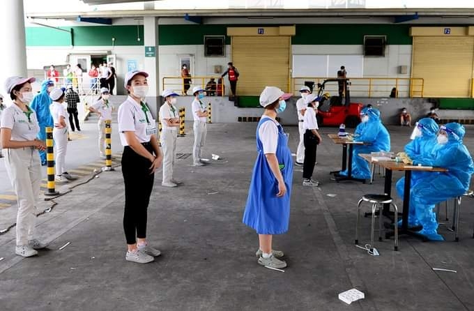 Lao động ảnh hưởng bởi dịch Covid-19 chỉ cần tham gia BHXH bắt buộc là được xét hỗ trợ Lao động ảnh hưởng bởi dịch Covid-19 chỉ cần tham gia BHXH bắt buộc là được xét hỗ trợ