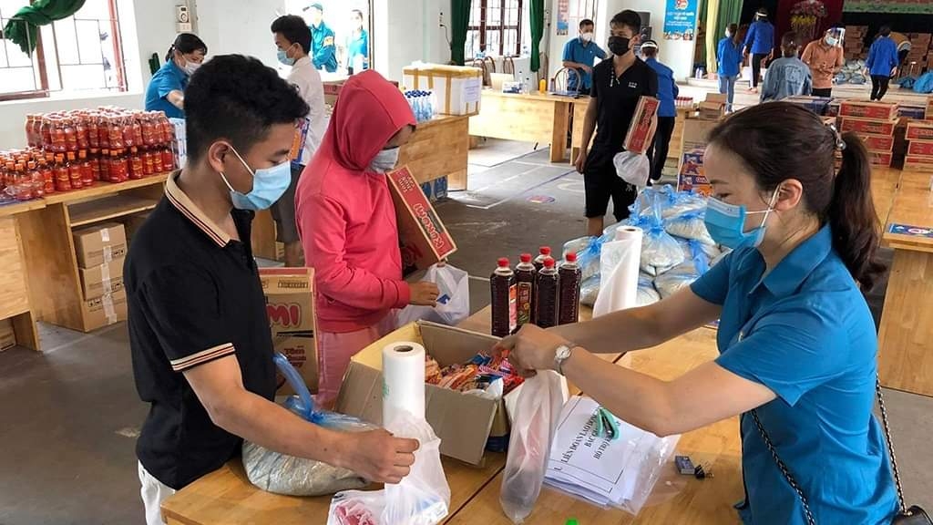 Lao động ảnh hưởng bởi dịch Covid-19 chỉ cần tham gia BHXH bắt buộc là được xét hỗ trợ Lao động ảnh hưởng bởi dịch Covid-19 chỉ cần tham gia BHXH bắt buộc là được xét hỗ trợ