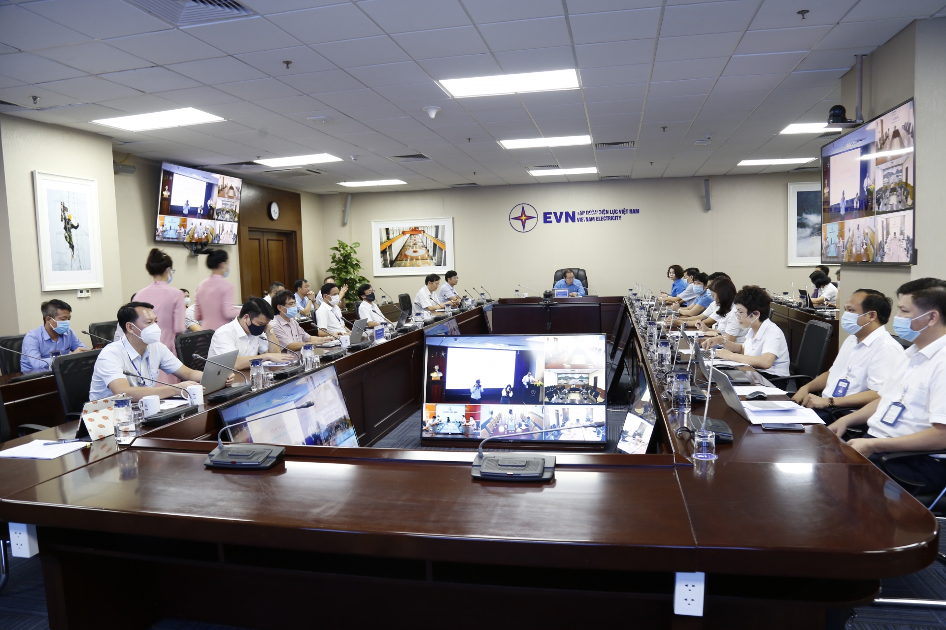 Công đoàn ĐLVN: Nhiều chỉ tiêu đạt và vượt kế hoạch cả năm Tổng LĐLĐ Việt Nam giao