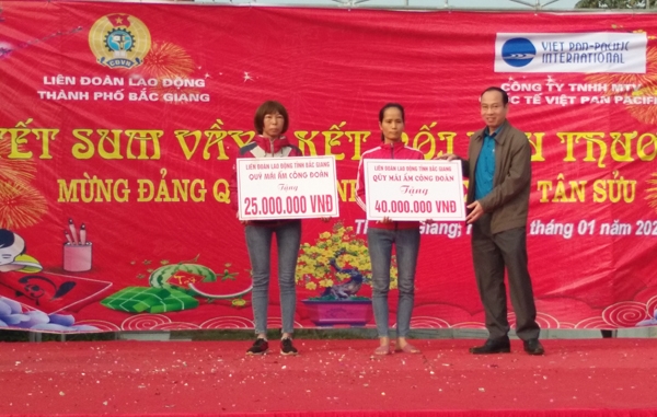 “Em cần chồng em ngồi dậy được và biết em là ai”