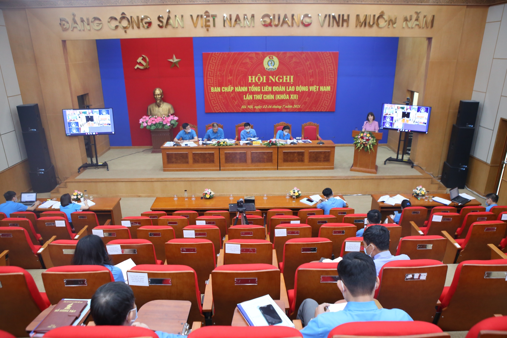 Đặc biệt quan tâm chỉ tiêu xây dựng thiết chế Công đoàn và phát triển đoàn viên Đặc biệt quan tâm chỉ tiêu xây dựng thiết chế Công đoàn và phát triển đoàn viên