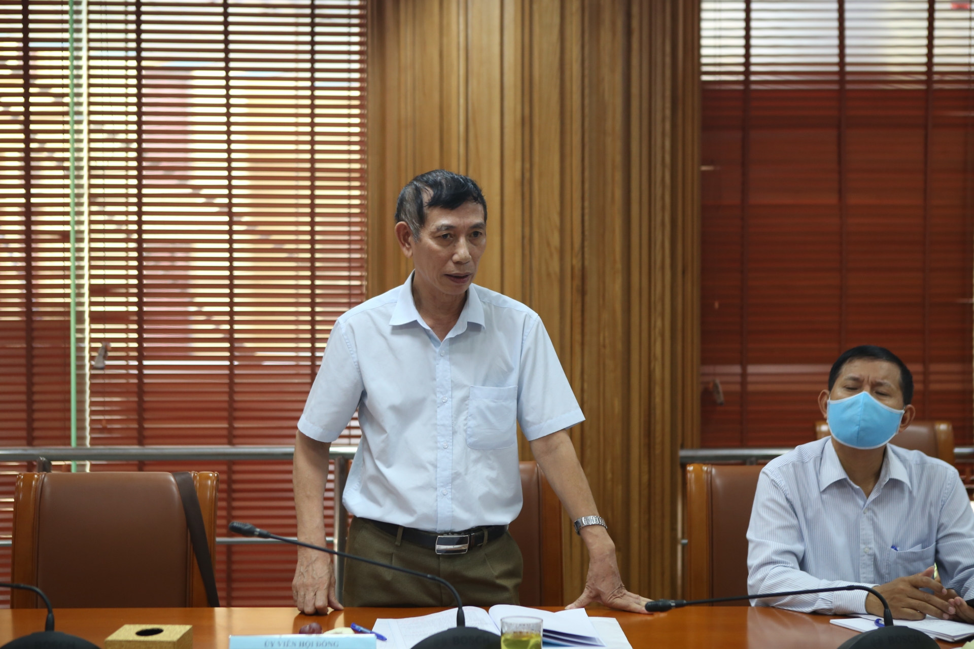 Xây dựng đội ngũ cán bộ công đoàn trong các doanh nghiệp tư nhân vừa và nhỏ Xây dựng đội ngũ cán bộ công đoàn trong các doanh nghiệp tư nhân vừa và nhỏ