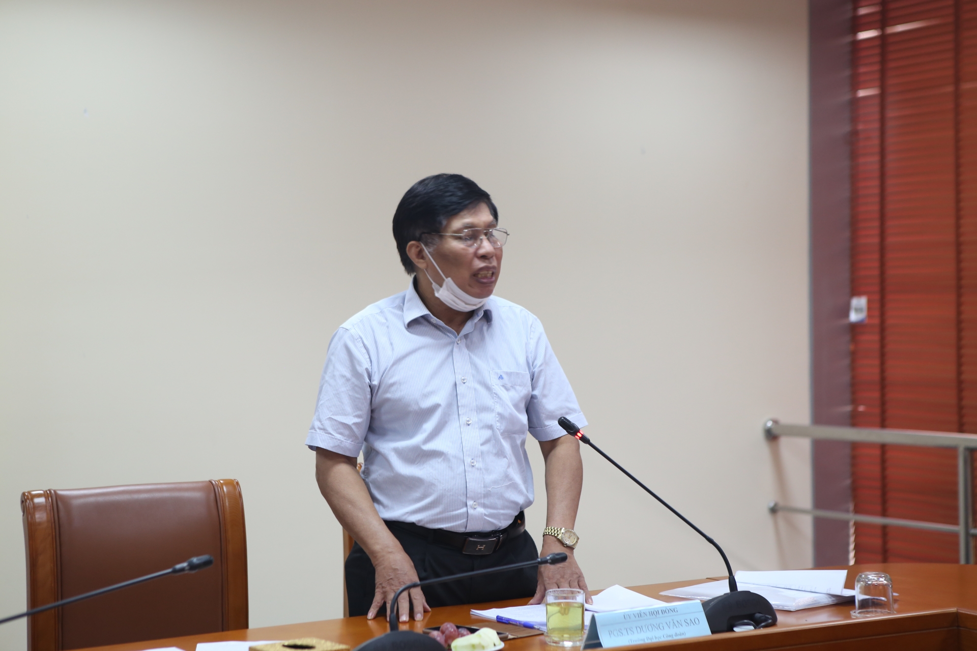 Xây dựng đội ngũ cán bộ công đoàn trong các doanh nghiệp tư nhân vừa và nhỏ Xây dựng đội ngũ cán bộ công đoàn trong các doanh nghiệp tư nhân vừa và nhỏ