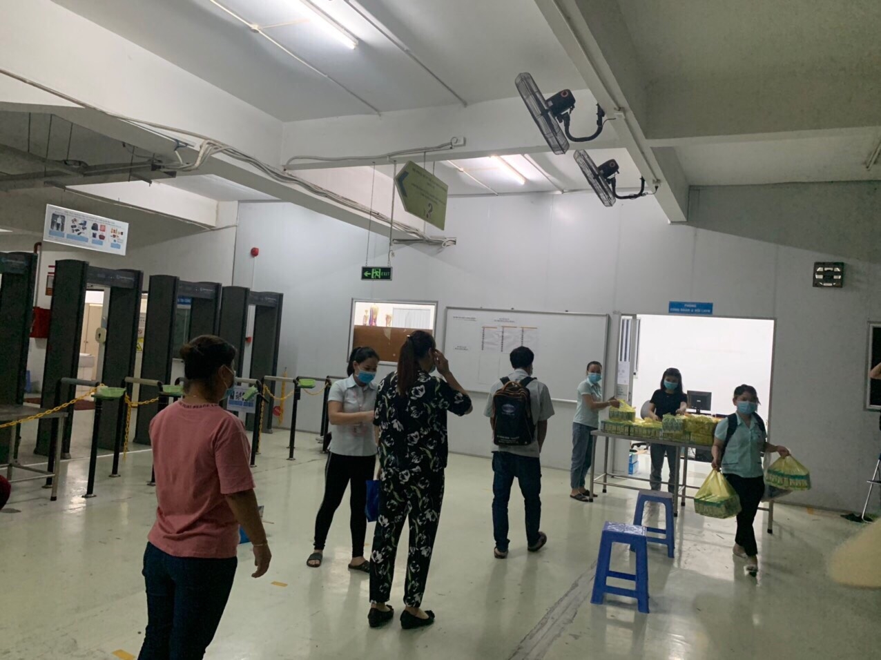 Tiền hỗ trợ công nhân 