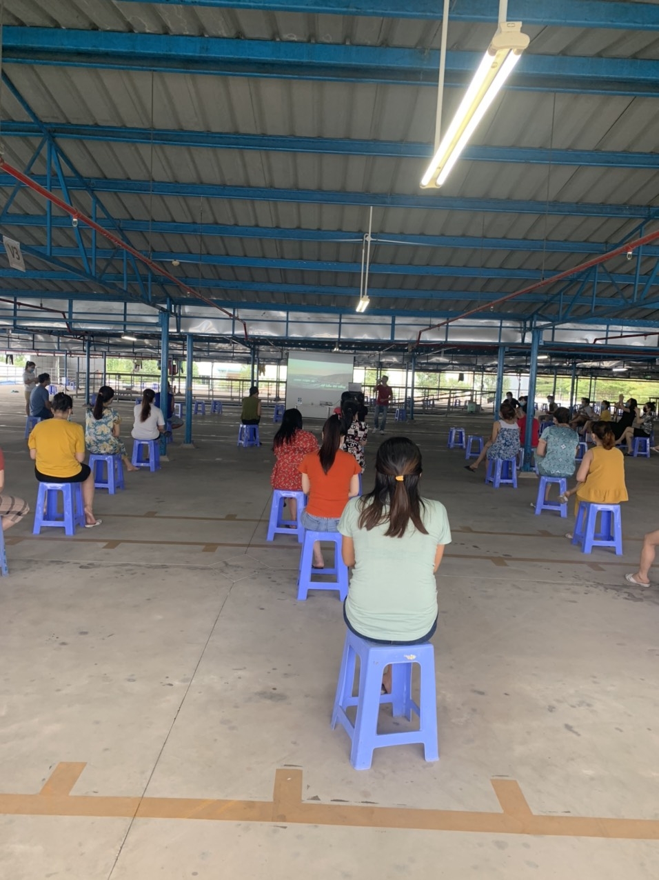 Tiền hỗ trợ công nhân 