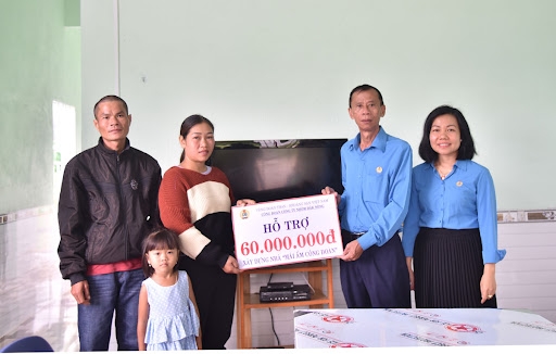 Hạnh phúc nảy nở từ khu nhà công nhân