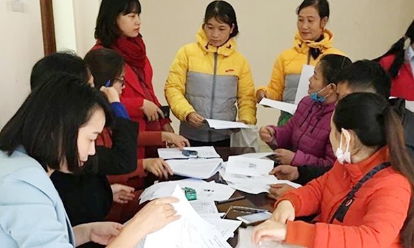 Công đoàn hướng dẫn người lao động làm ủy quyền tập thể để đòi quyền lợi chính đáng cong doan huong dan nguoi lao dong lam uy quyen tap the de doi quyen loi chinh dang