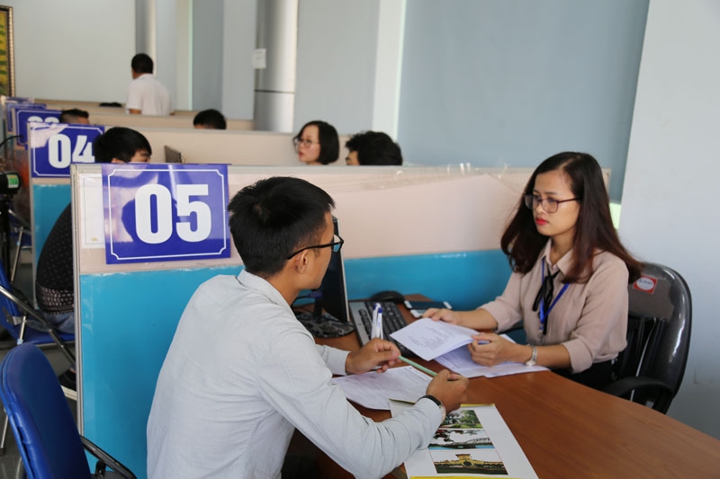 Công đoàn hướng dẫn người lao động làm ủy quyền tập thể để đòi quyền lợi chính đáng cong doan huong dan nguoi lao dong lam uy quyen tap the de doi quyen loi chinh dang