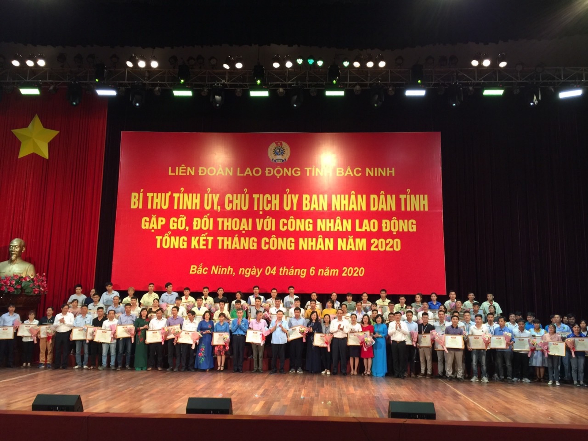 Năm 2020, Liên đoàn Lao động tỉnh Bắc Ninh tiếp tục tổ chức đối thoại 5526 z2001793354125 8fb13645b72f2736b97a3770b80e5181