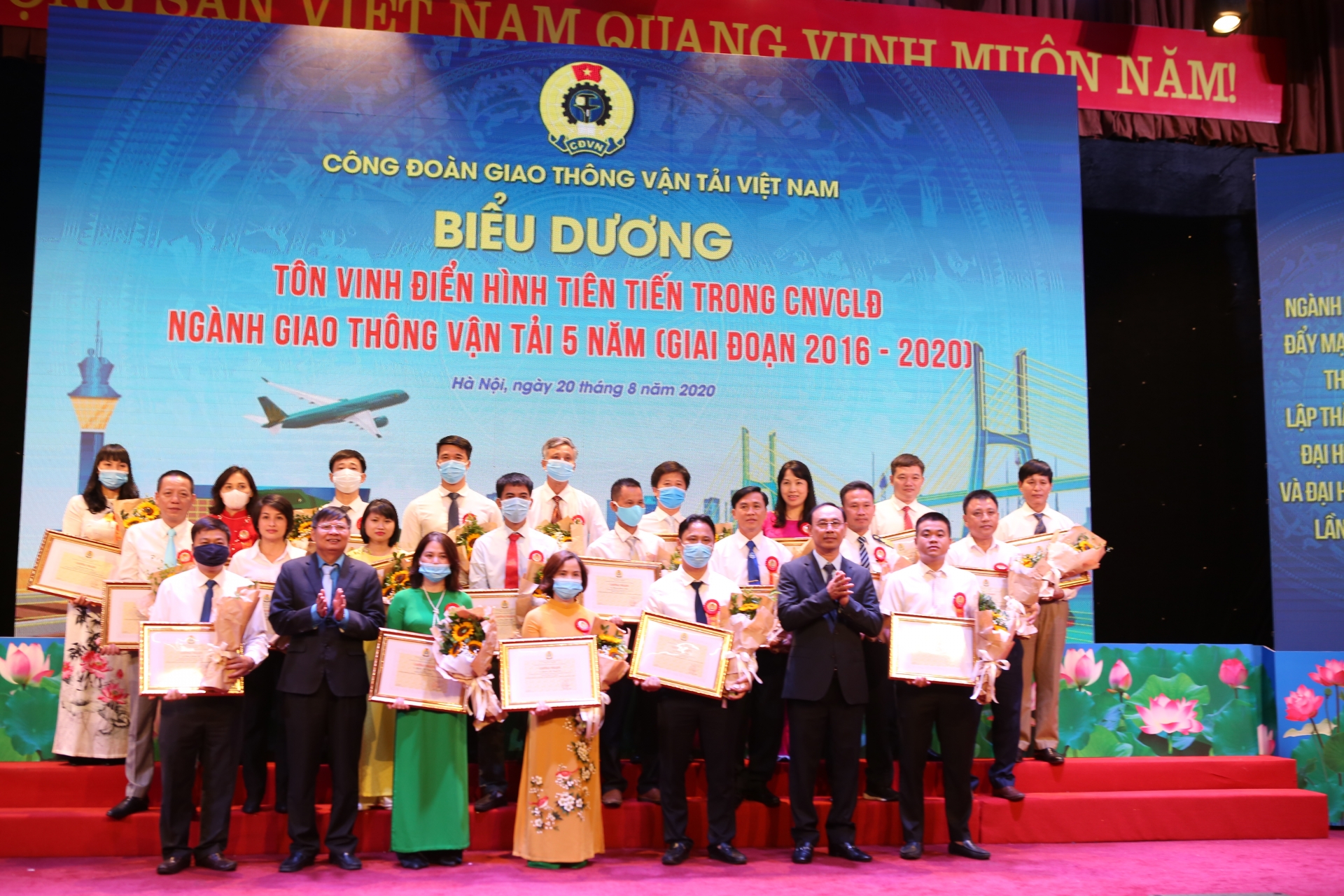 Tôn vinh 104 điển hình tiên tiến ngành Giao thông Vận tải giai đoạn 2016 – 2020 2914 img 0685