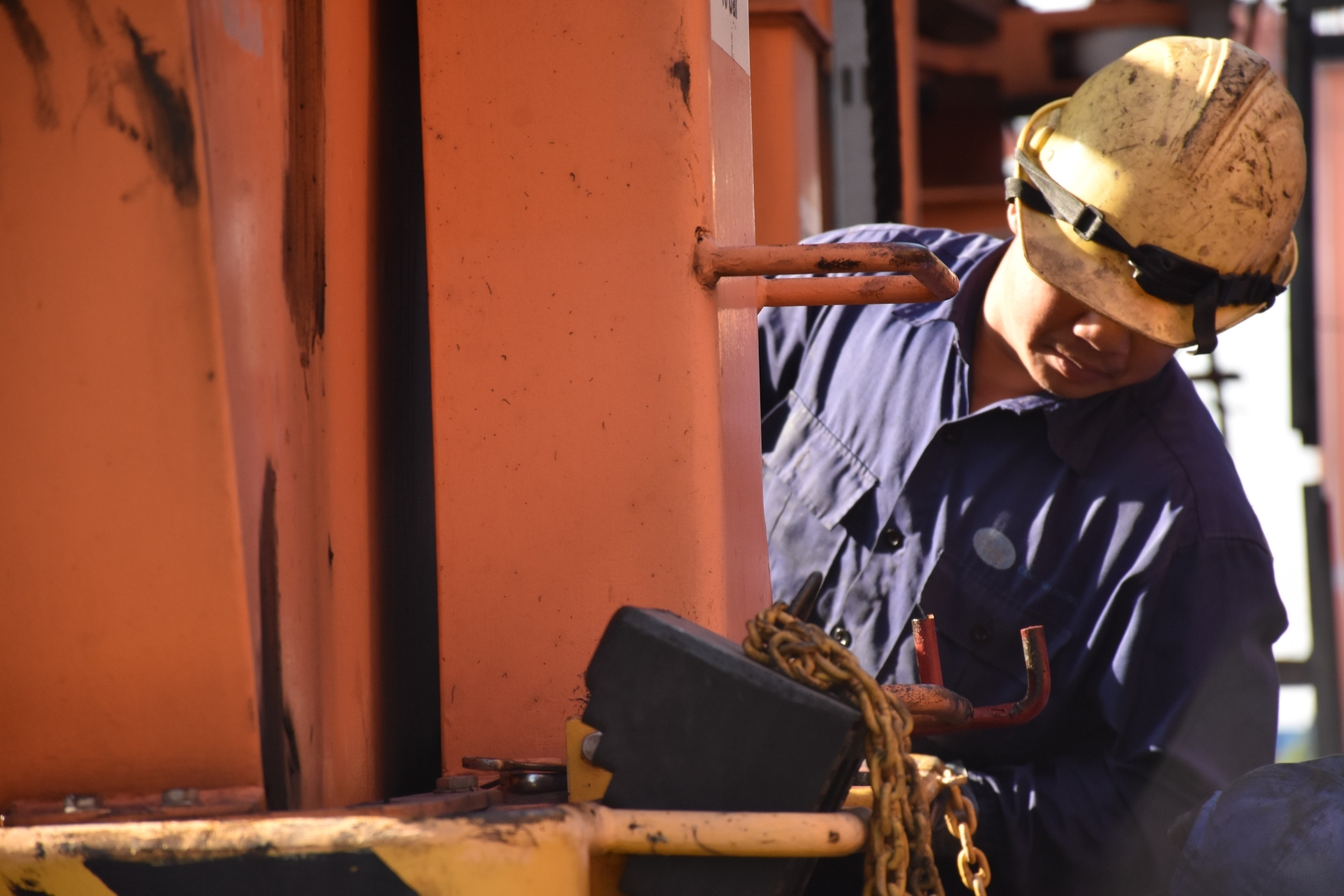 undefined 5050 5205 cong nhan cang hai phong 16