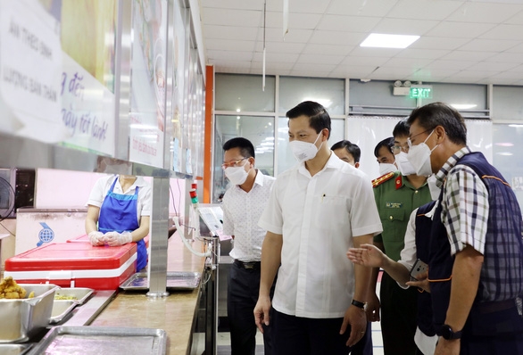 Công nhân thực hiện “3 cùng”: Cuộc sống bị xáo trộn nhưng cần cố gắng vì sự an toàn Công nhân thực hiện “3 cùng”: Cuộc sống bị xáo trộn nhưng cần cố gắng vì sự an toàn