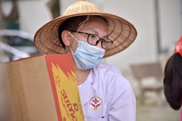 Công nhân thực hiện “3 cùng”: Cuộc sống bị xáo trộn nhưng cần cố gắng vì sự an toàn Công nhân thực hiện “3 cùng”: Cuộc sống bị xáo trộn nhưng cần cố gắng vì sự an toàn