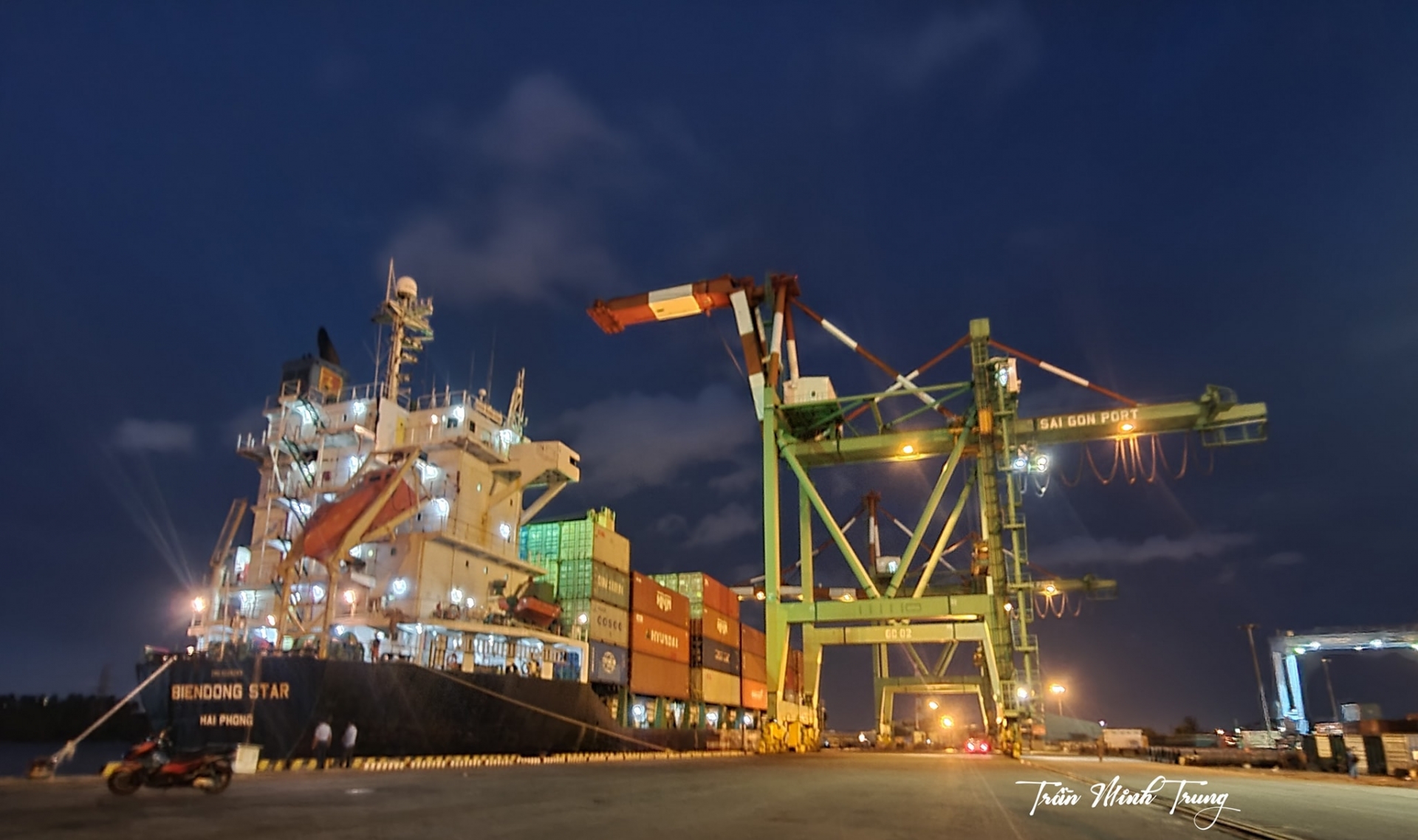 Phải xác định người lao động “3 tại chỗ” và “3 cùng” với doanh nghiệp là một sự hi sinh Phải xác định người lao động “3 tại chỗ” và “3 cùng” với doanh nghiệp là một sự hi sinh