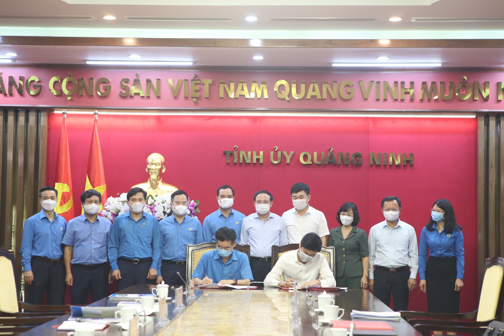 Tổng LĐLĐ Việt Nam và Tỉnh ủy Quảng Ninh thống nhất xây dựng nhà ở công nhân Tổng LĐLĐ Việt Nam và Tỉnh ủy Quảng Ninh thống nhất xây dựng nhà ở công nhân