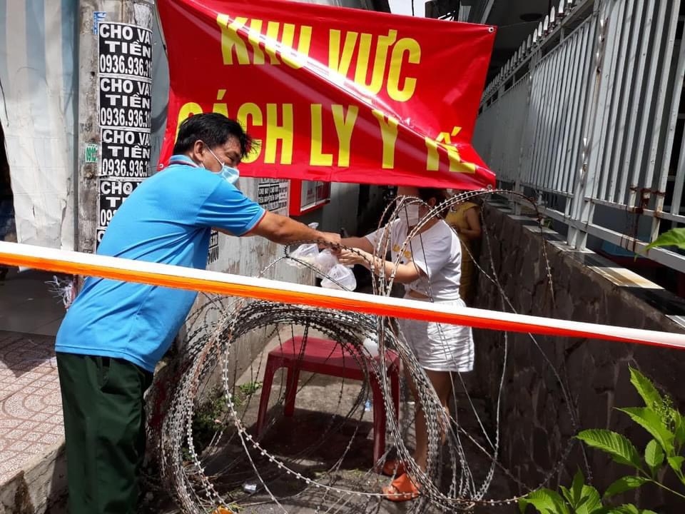 Cán bộ công đoàn vừa là nguồn tin chính xác, vừa kể câu chuyện xúc động trong đại dịch Cán bộ công đoàn vừa là nguồn tin chính xác, vừa kể câu chuyện xúc động trong đại dịch