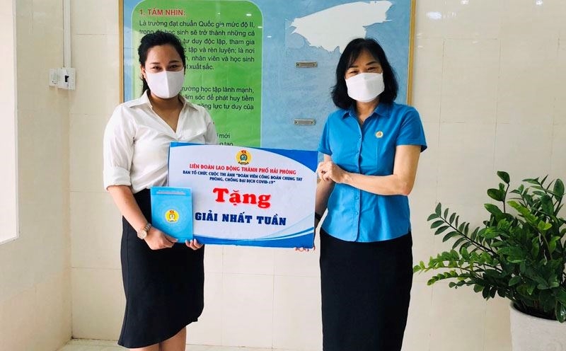 Cán bộ công đoàn vừa là nguồn tin chính xác, vừa kể câu chuyện xúc động trong đại dịch Cán bộ công đoàn vừa là nguồn tin chính xác, vừa kể câu chuyện xúc động trong đại dịch