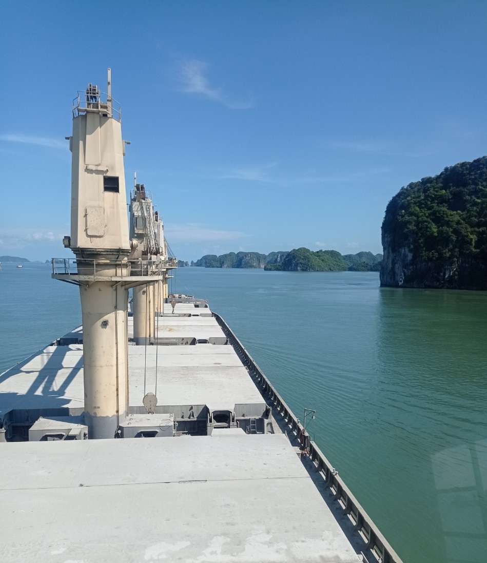 Người vui sau cùng trên chuyến xe đưa thuyền viên trở về nhà Người vui sau cùng trên chuyến xe đưa thuyền viên trở về nhà