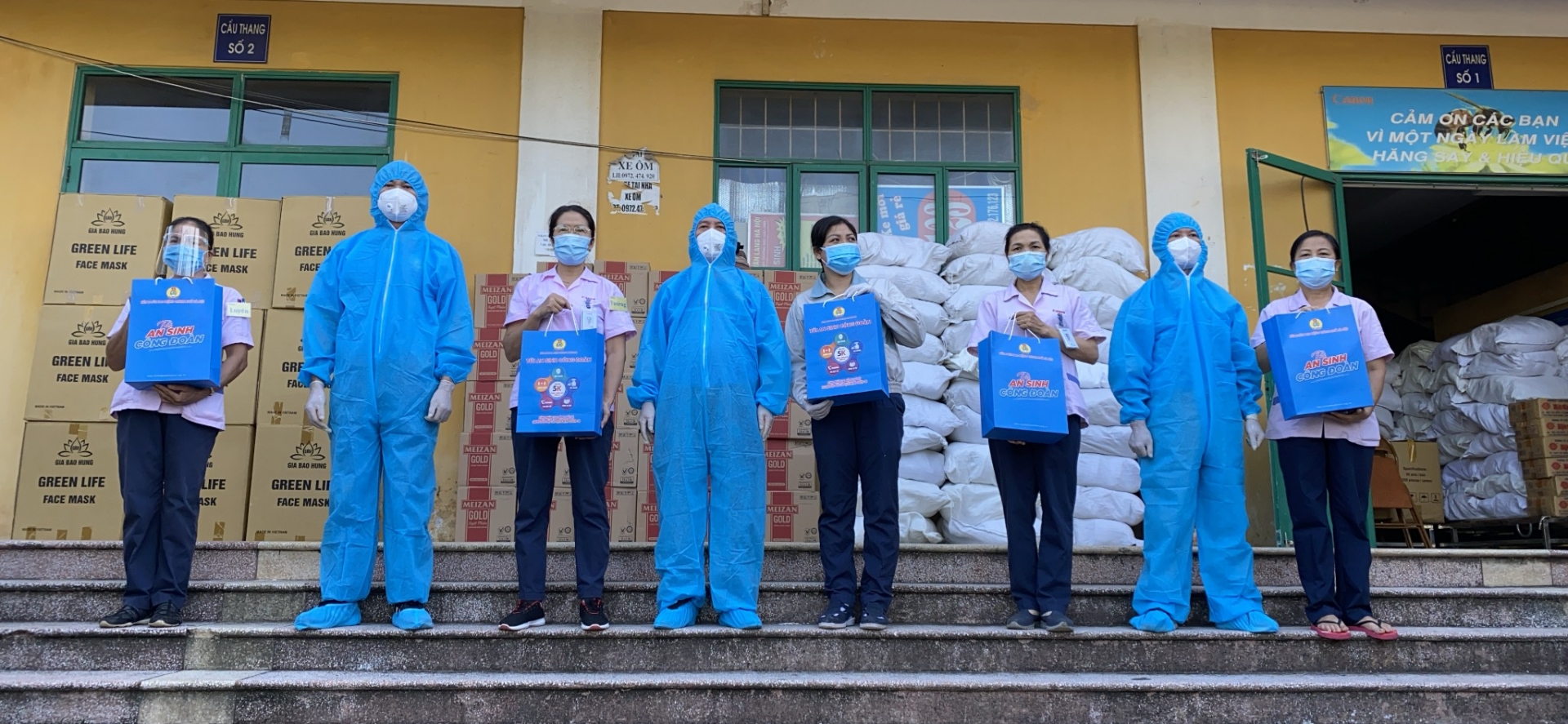 “Ô tô siêu thị 0 đồng” hỗ trợ công nhân khu công nghiệp