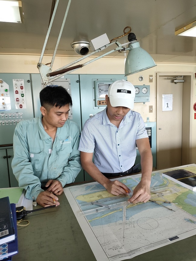 “Thuyền trưởng không phải người quyền lực, mà là nhiều áp lực nhất” “Thuyền trưởng không phải người quyền lực, mà là nhiều áp lực nhất”