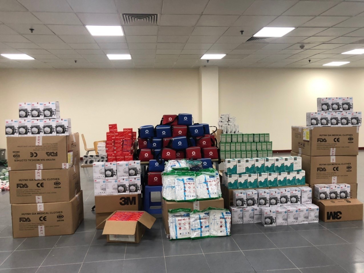 Hỗ trợ thuốc và vật tư y tế cho các đơn vị ngành Điện phía Nam