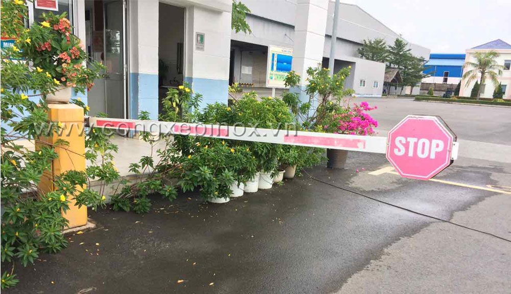 cong xep inox barie tu dong truong hung phat an ninh an toan va ben dep