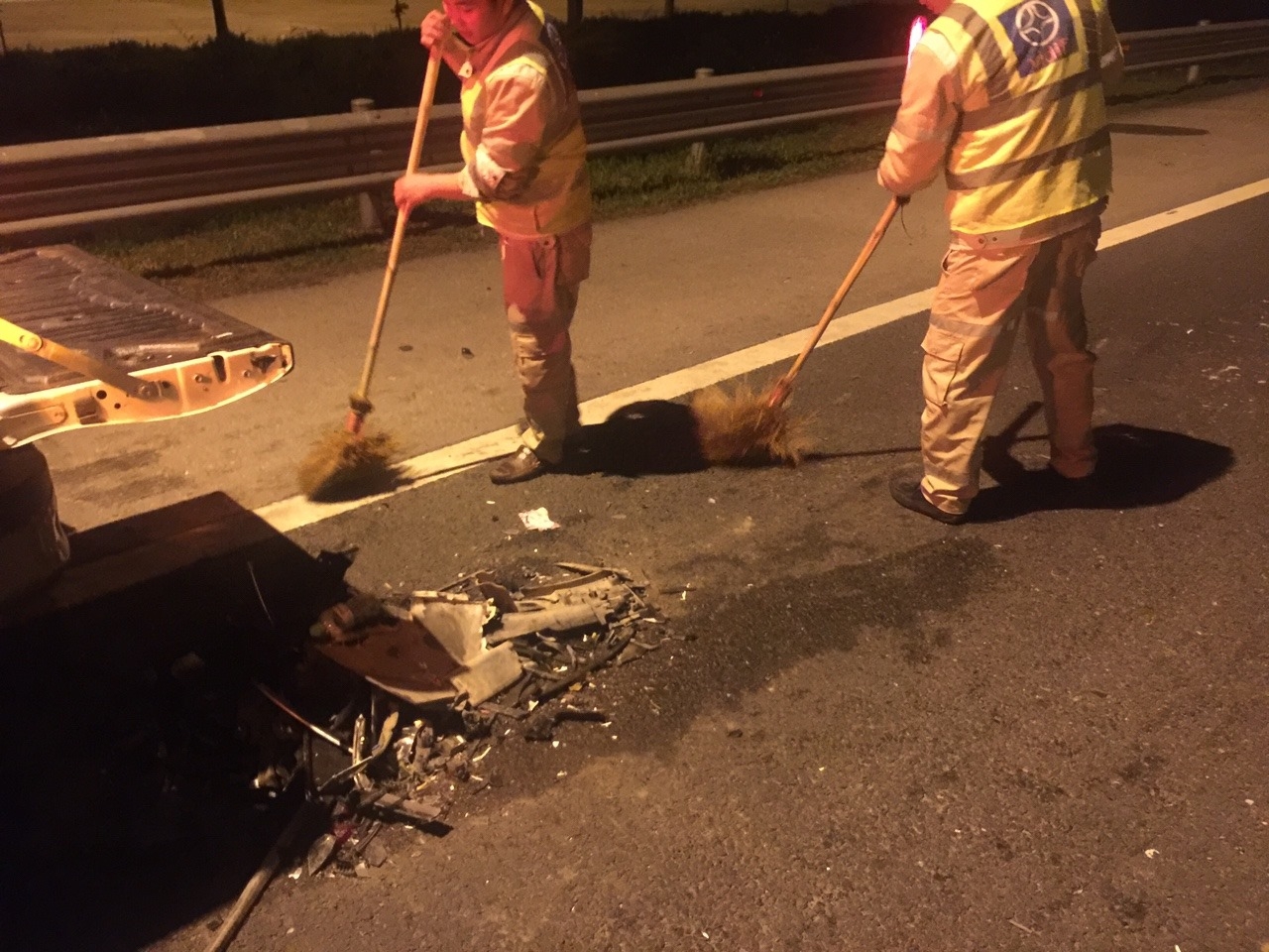 nhung nguoi am tham gac cong an toan duong o to cao toc