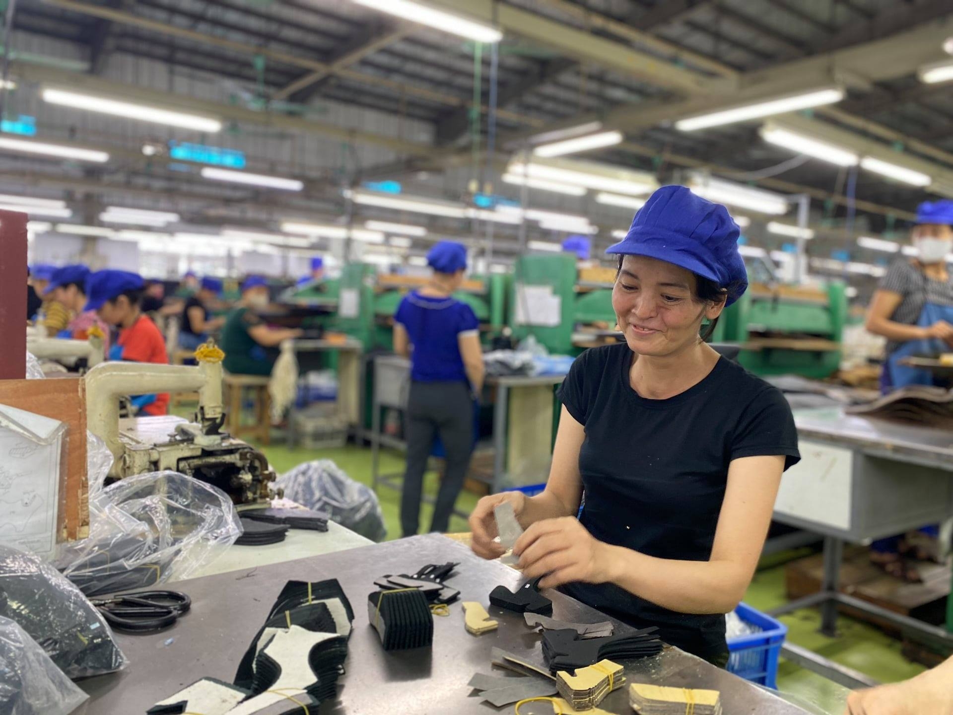 Nặng gánh mưu sinh của những nữ công nhân mắc bệnh hiểm nghèo