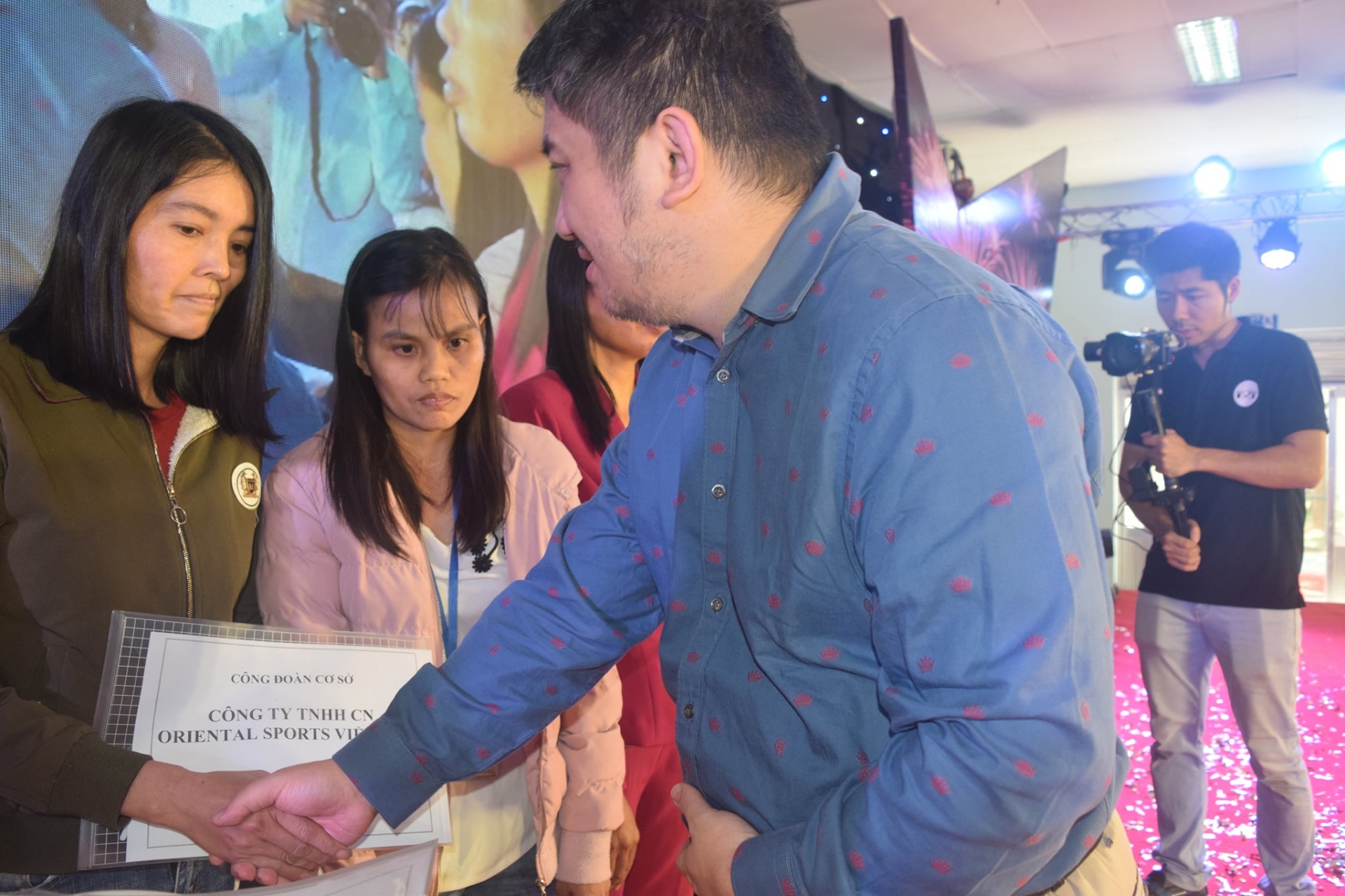 Nặng gánh mưu sinh của những nữ công nhân mắc bệnh hiểm nghèo