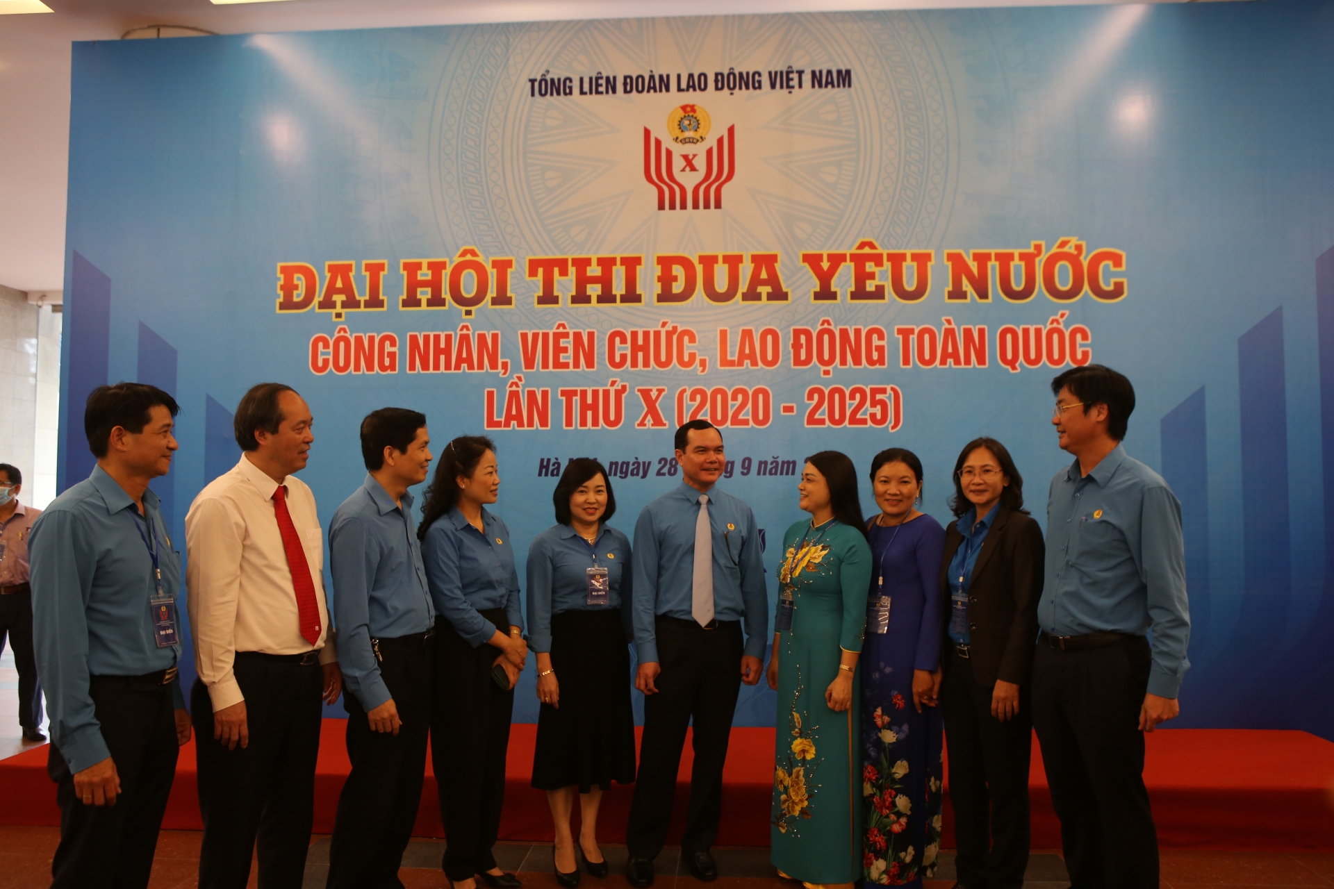 Nhiều tấm gương công nhân lao động sáng kiến làm lợi hàng chục tỷ đồng Nhiều tấm gương công nhân lao động sáng kiến làm lợi hàng chục tỷ đồng